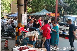 气氛热烈！迈阿密国际vs萨尔瓦多友谊赛前现场燃放起烟花